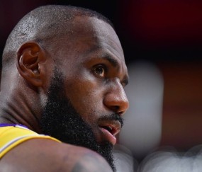 开云-詹姆斯迎来十二赛季高光表现，雄鹿球迷沸腾！的简单介绍