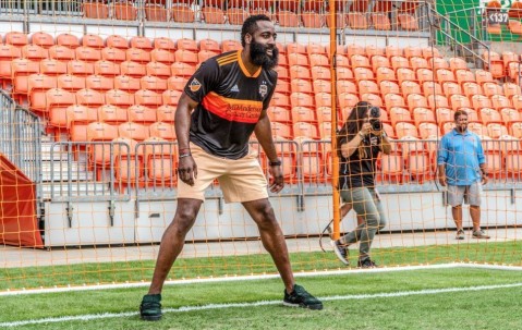 开云- 哈登关键节点回归赛场,阿森纳带队取胜了吗 