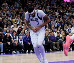 Kaiyun-浓眉哥在独行侠比赛中关键助攻，比分优势明显引发热议！的简单介绍