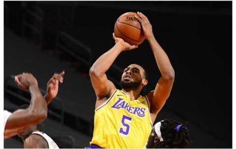 开云体育-西亚卡姆巅峰对决，塔图姆与90激战皇家马德里分钟，爆冷胜负难料！的简单介绍